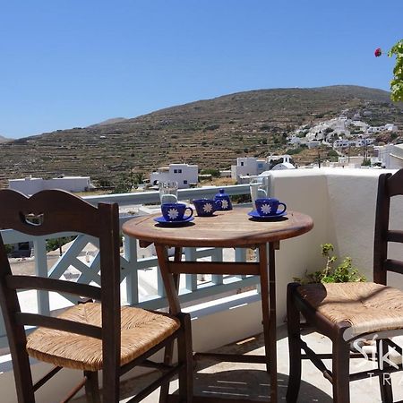 Traditional Apartment In Kastro Sikinos Exterior photo