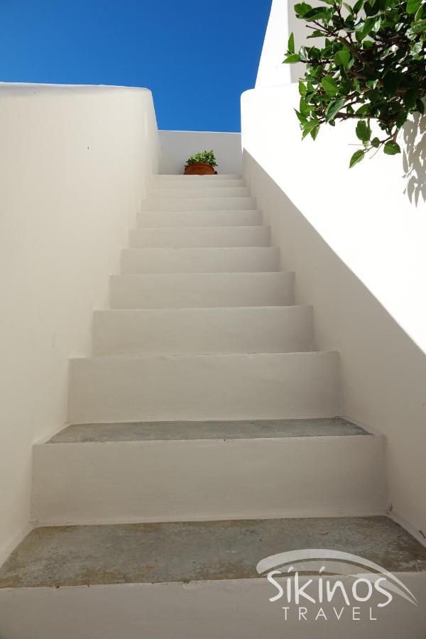 Traditional Apartment In Kastro Sikinos Exterior photo