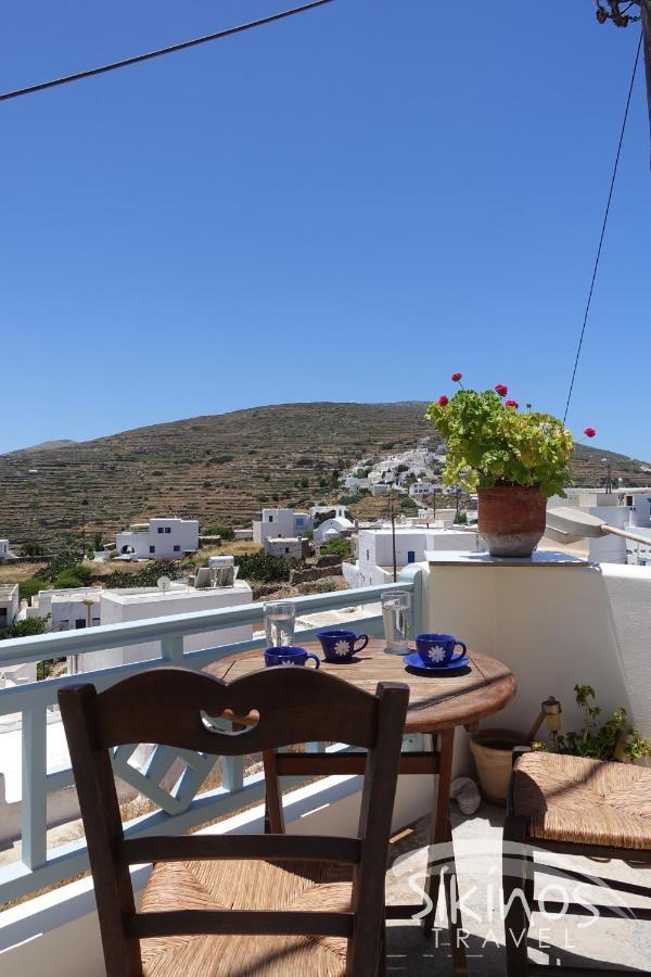 Traditional Apartment In Kastro Sikinos Exterior photo