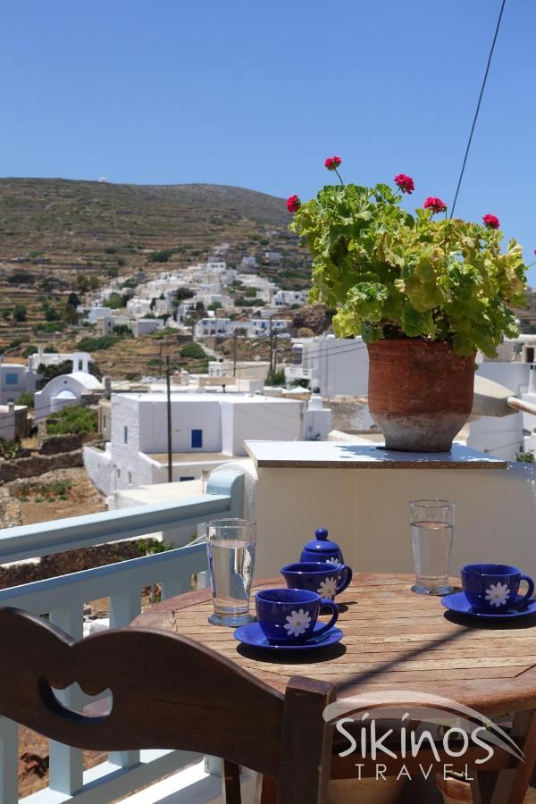 Traditional Apartment In Kastro Sikinos Exterior photo